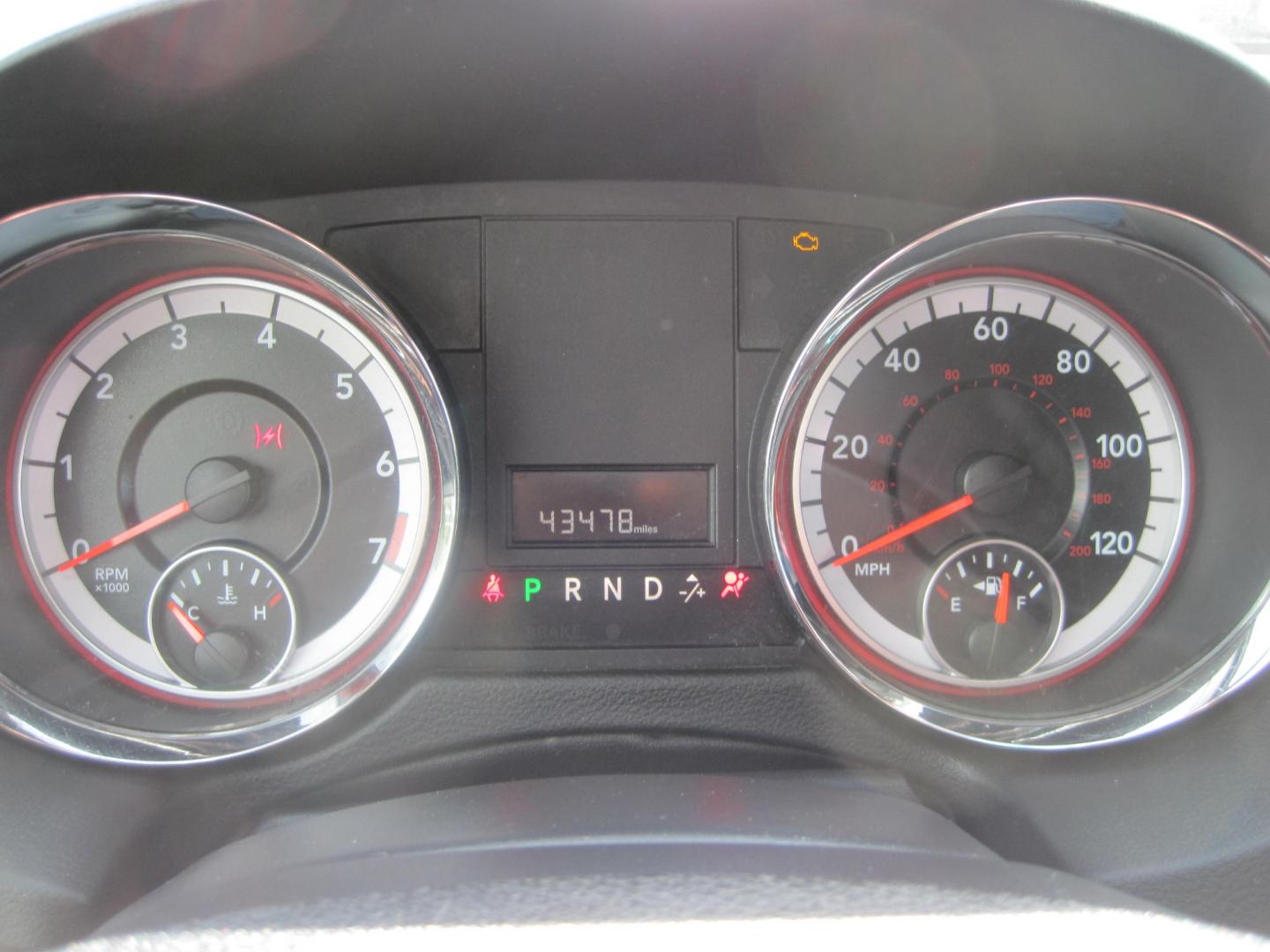 2019 silver /black Dodge Grand Caravan SXT (2C4RDGCG8KR) , located at 9530 Old Seward Highway, Anchorage, AK, 99515, (907) 349-3343, 61.134140, -149.865570 - Photo#14